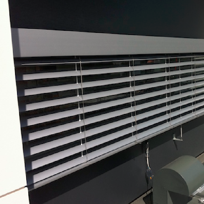 electric outdoor blinds